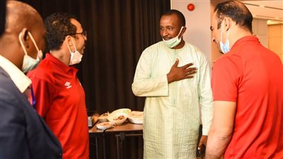 رئيس نادي سونيديب النيجري يزور بعثة الأهلي