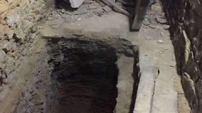 بسبب التنقيب عن الآثار.. شاب يفقد عائلته فى انهيار عقار بالإسكندرية 