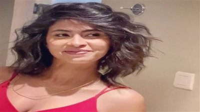 بفستان أحمر مكشوف الصدر.. «روبي» تلفت الأنظار