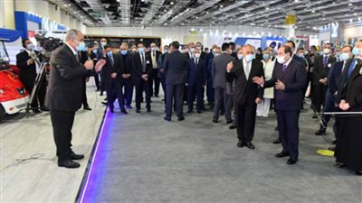 بالصور.. الرئيس السيسي يفتتح معرض تكنولوجيا تحويل المركبات للعمل بالطاقة النظيفة