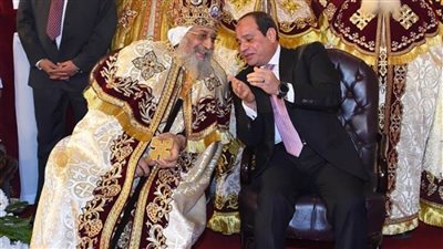 عاجل| السيسي يهنئ المصريين بعيد الميلاد: مصر قلعة الوطنية