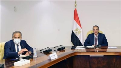 وزيرا الكهرباء والاتصالات يوقعان بروتوكول تعاون لتطوير أداء تكنولوجيا المعلومات 