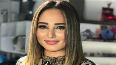 رحاب الجمل تهاجم «الممثل السكران»: «عايز يلف حشيش»