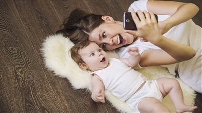 7 إرشادات للعناية بصحة أطفالك النفسية.. فيديوجراف