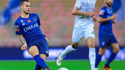 التعادل السلبي يحسم الشوط الأول من قمة الدوري السعودي بين «الهلال والأهلي»