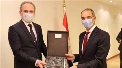 وزير الاتصالات يبحث مع سفير بيلاروسيا التعاون بين البلدين فى التحول الرقمى