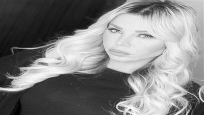 «أعشق أشعة الشمس».. إطلالة مميزة لـ«رزان مغربي»