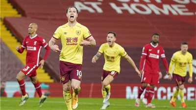 عاجل.. بيرنلي يهدم قلعة آنفيلد ويكسر سلسلة «اللاهزيمة» لليفربول بهدف من ركلة جزاء 