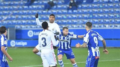 ريال مدريد يضرب ألافيس بثلاثية في الشوط الأول 