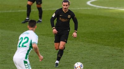 برشلونة يهزم إلتشي ويقفز ثالثًا في صراع الليجا