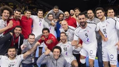 وزير الرياضة ينقل رسالة رئيس الوزراء لمنتخب اليد