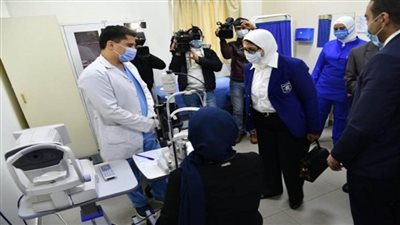 بالصور | وزيرة الصحة تزور المركز الطبي المصري ببيروت 