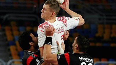 أحمد هشام «رجل» مباراة مصر وبيلاروسيا في مونديال اليد