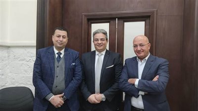 طارق سعدة ينهي خلاف ريهام سعيد وسيد على بجلسة صلح