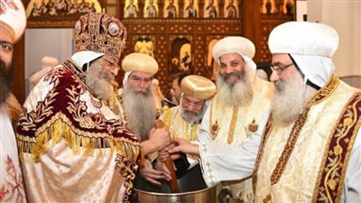 يتكون من 27 مادة مستخلصة.. الكنيسة تصنع «زيت الميرون» المقدس للمرة الـ