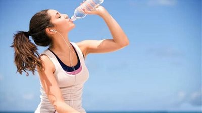 أهمية شرب الماء بكثرة أثناء فترة العزل المنزلي | إنفوجراف