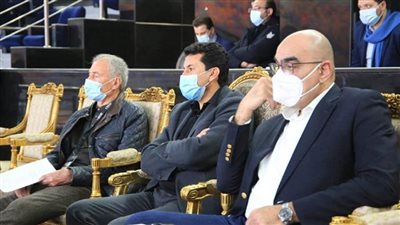 بالصور | وزير الرياضة يشهد مباراة قطر والبحرين بـ