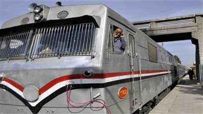 عاجل | اقتحام نصف نقل مجهزة بونش للمزلقان.. تفاصيل حادث قطار 