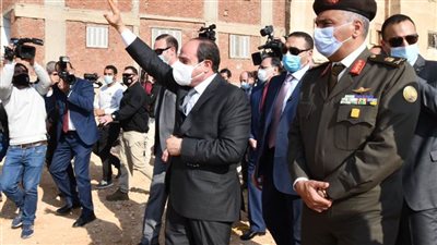أحمد موسى: السيسي أول رئيس يزور عزبة الهجانة (فيديو)