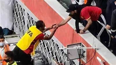 عاجل.. الأهلي يُغرم «الشحات وكهربا» بعد مصافحتهما لأبوتريكة