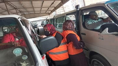 بالصور | للتوعية بأضرار المخدرات.. تجاوب كبير من السائقين مع 