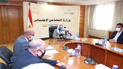 بالصور | لدعم الأيتام.. وزيرة التضامن تطلق مبادرة 