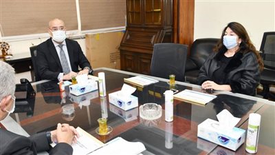  وزير الإسكان يستعرض أوجه التعاون مع 