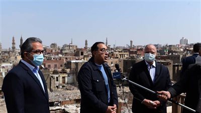 بالصور.. رئيس الوزراء يقوم بجولة تفقدية في وكالة الغوري والمناطق المحيطة