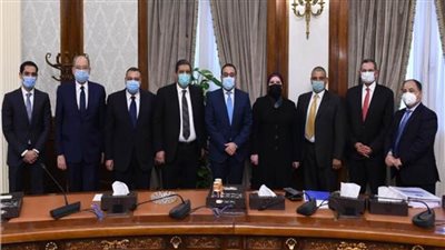 مدبولي يشهد توقيع البروتوكول المنظم لمبادرة إحلال السيارات للعمل بالغاز 