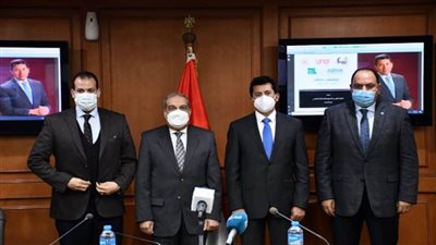 بالصور | لتوفير فرص عمل للشباب.. وزير الرياضة يوقع بروتوكول 