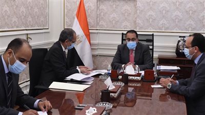 رئيس الوزراء: إقامة مجمع للخدمات الحكومية بكل قرية بها وحدة محلية