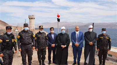 بالصور | من أقصى نقطة على حدودنا الشمالية.. وزير الأوقاف يوجه التحية لحماة الوطن