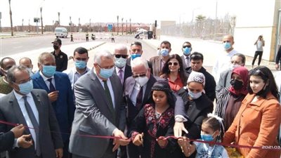 وزير الزراعة ومحافظ جنوب سيناء يفتتحان معرض المنتجات الغذائية والحرف والزهور بمدينة شرم الشيخ 