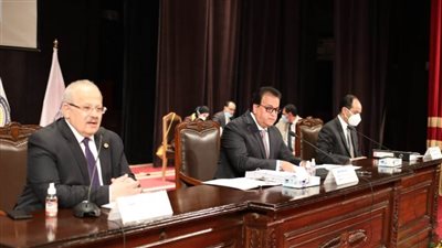 وزير التعليم العالى يرأس اجتماع المجلس الأعلى للجامعات ويؤكد: الالتزام بتطبيق نظام التعليم الهجين واتخاذ كافة الإجراءات الاحترازية