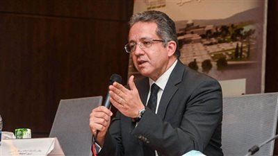 بالصور | العناني يتابع الاستعدادات النهائية لموكب المومياوات الملكية (تفاصيل)