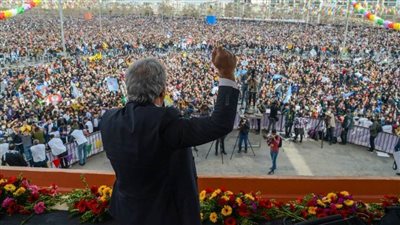 مظاهرات حاشدة للأكراد في عيد النيروز للتنديد بحظر الشعوب الديمقراطي