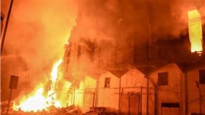 حريق هائل بمصنع في العاشر من رمضان