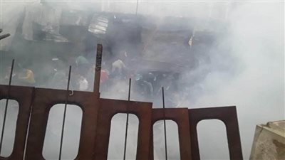 لجنة هندسية لتحديد أسباب حريق 20 متجر بالزقازيق