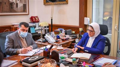 بالصور | وزيرة الصحة توجه بضرورة الإسراع في إنجاز المشروع القومي لتطوير الريف 