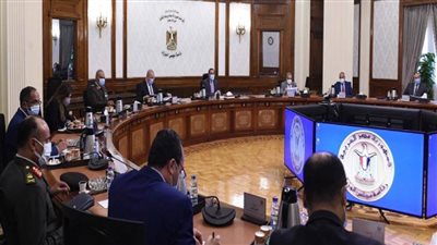 بالصور | مدبولي يتابع إجراءات الشراء الموحد لمستلزمات 