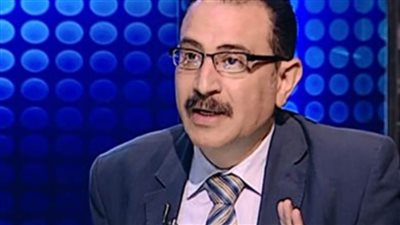 د. طارق فهمي: 