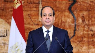 بالفيديو | السيسي يتقدم الجنازة العسكرية لـ 