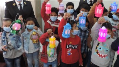 الداخلية تشارك الأطفال احتفالها بعيد اليتيم (صور)