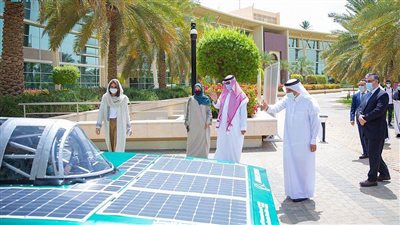 جامعة الفيصل تكشف عن أول سيارة من إنتاجها تعمل بالطاقة الشمسية 
