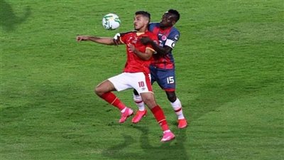 الأهلي يتقدم على سيمبا بهدف في الشوط الأول