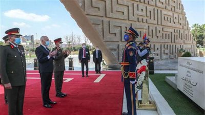 الرئيس التونسي يزور ضريحي جمال عبد الناصر وأنور السادات ..صور 