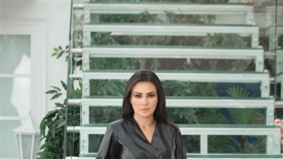 وجه القمر دينا فؤاد تفاجىء الجمهور بشخصيتها فى 