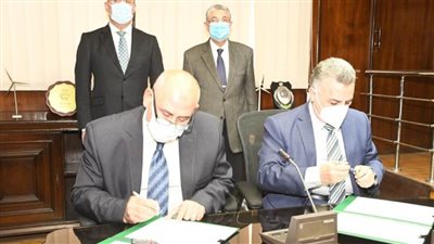 بالصور | لتبادل الخبرات.. بروتوكول تعاون بين الإسكان والكهرباء