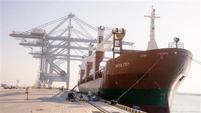 اقتصادية قناة السويس: 79 سفينة بالسخنة والأدبية وزيادة ملحوظة في حركة التداول