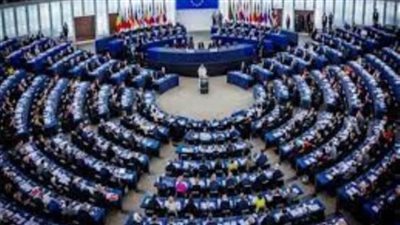 لهذا السبب.. البرلمان الأوروبي يؤجل التصويت على اتفاقية التجارة مع بريطانيا 